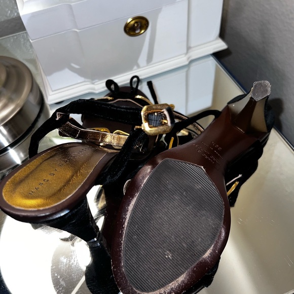 Beautiful gold black Marc Jacob’s heels - Picture 6 of 7